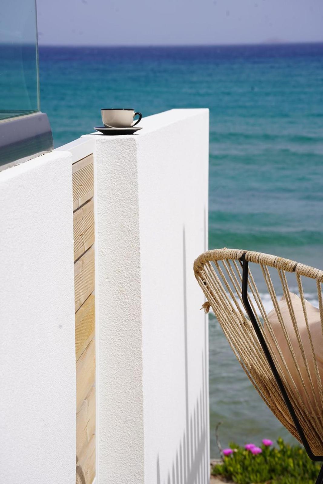 Pebble, An Idyllic Seaside Suite Kokkini Hani Екстериор снимка